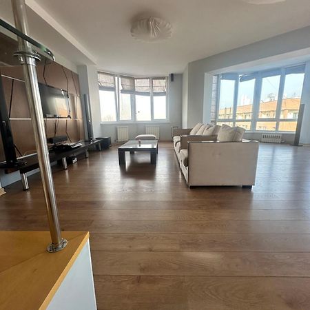 Whitefort Apartment Alma-Ata Exteriör bild